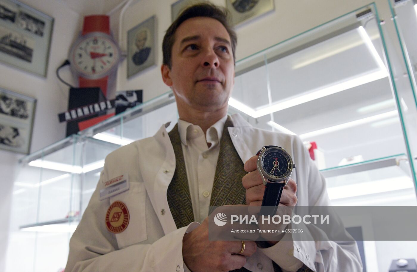 Работа часовщика Дэвида Хендерсона-Стюарта на заводе "Ракета"