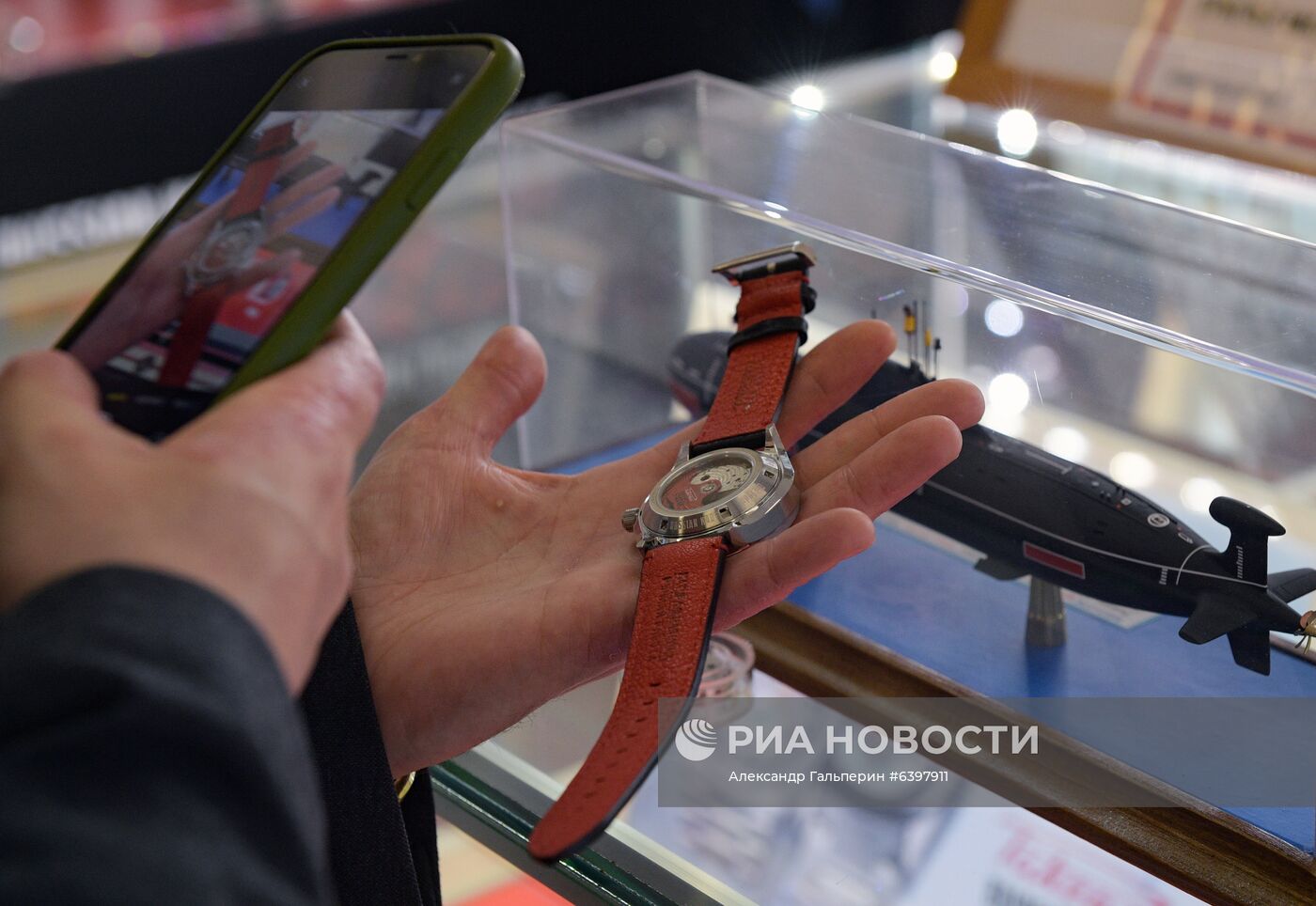 Работа часовщика Дэвида Хендерсона-Стюарта на заводе "Ракета"