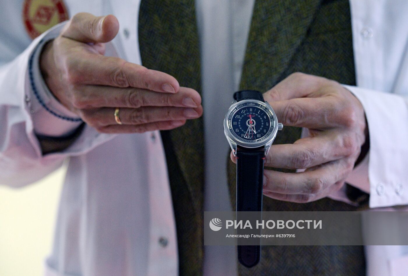 Работа часовщика Дэвида Хендерсона-Стюарта на заводе "Ракета"