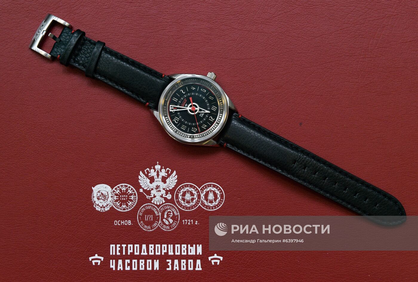 Работа часовщика Дэвида Хендерсона-Стюарта на заводе "Ракета"