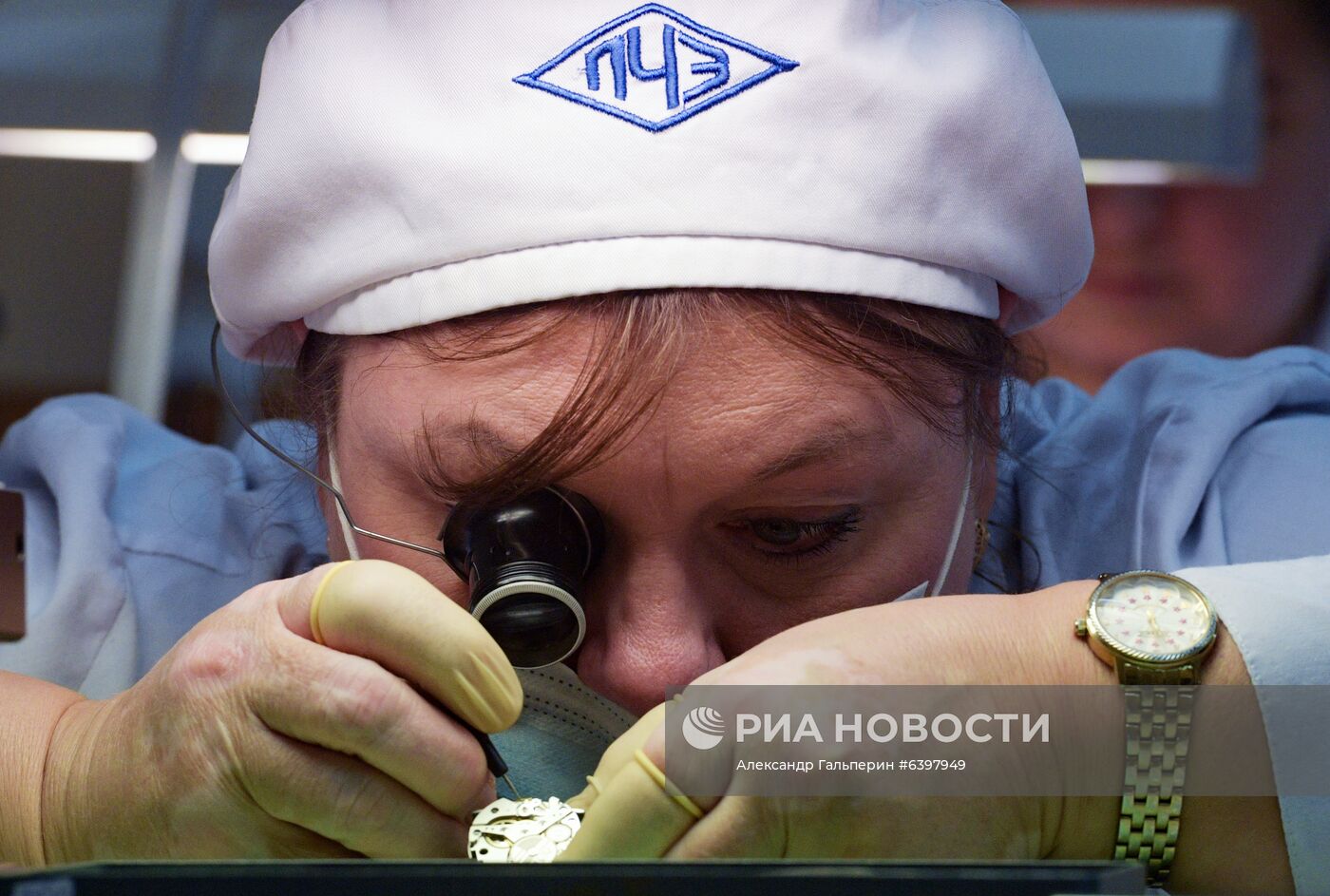 Работа часовщика Дэвида Хендерсона-Стюарта на заводе "Ракета"