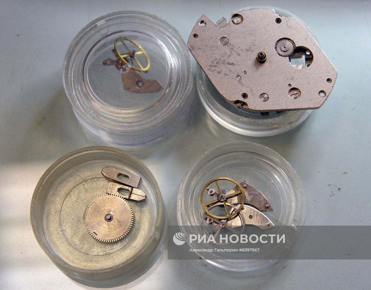 Работа часовщика Дэвида Хендерсона-Стюарта на заводе "Ракета"