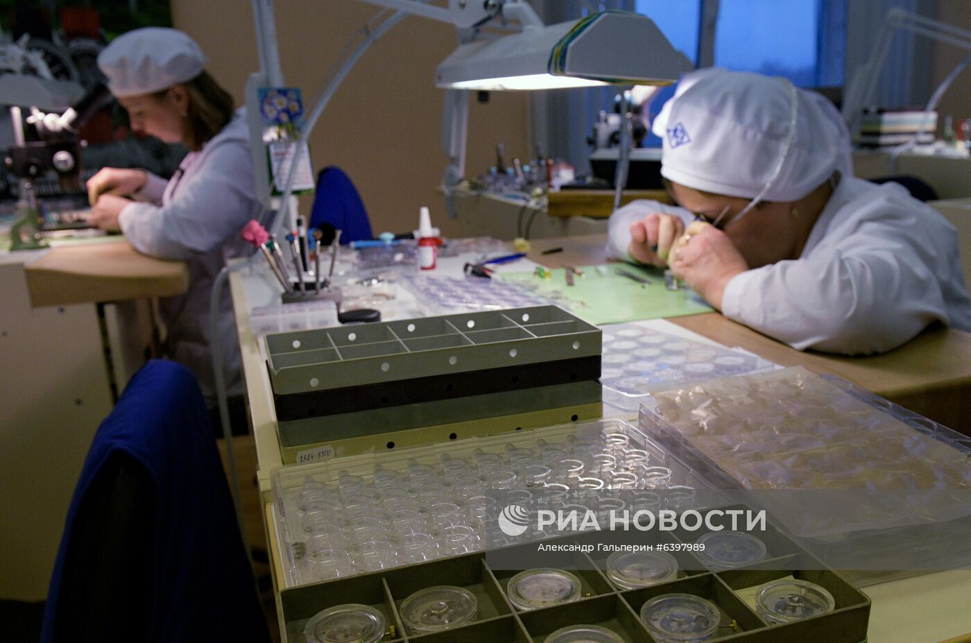 Работа часовщика Дэвида Хендерсона-Стюарта на заводе "Ракета"