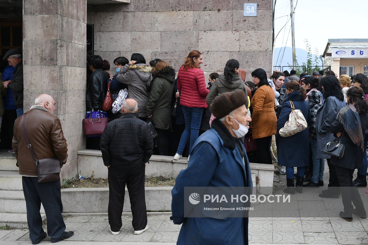 Восстановление мирной жизни в Степанакерте 