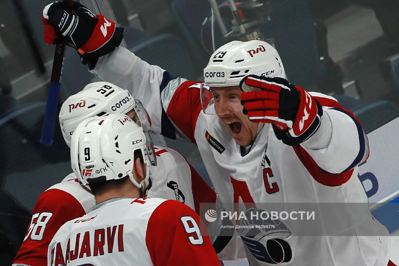 Хоккей. КХЛ. Матч "Динамо" (Москва) - "Локомотив"