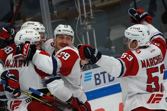 Хоккей. КХЛ. Матч "Динамо" (Москва) - "Локомотив"