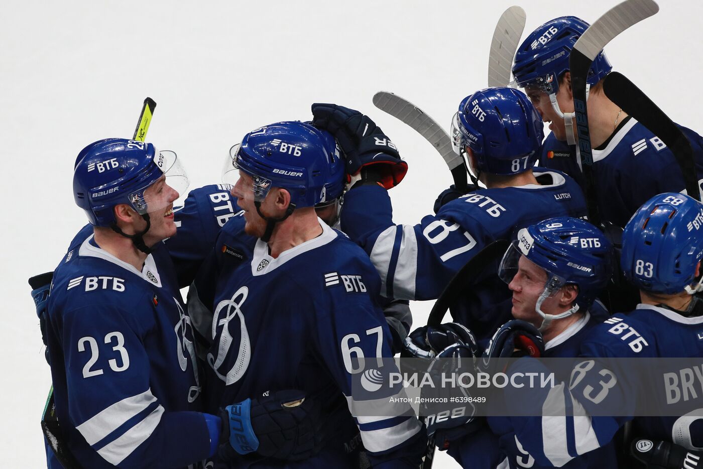 Хоккей. КХЛ. Матч "Динамо" (Москва) - "Локомотив"