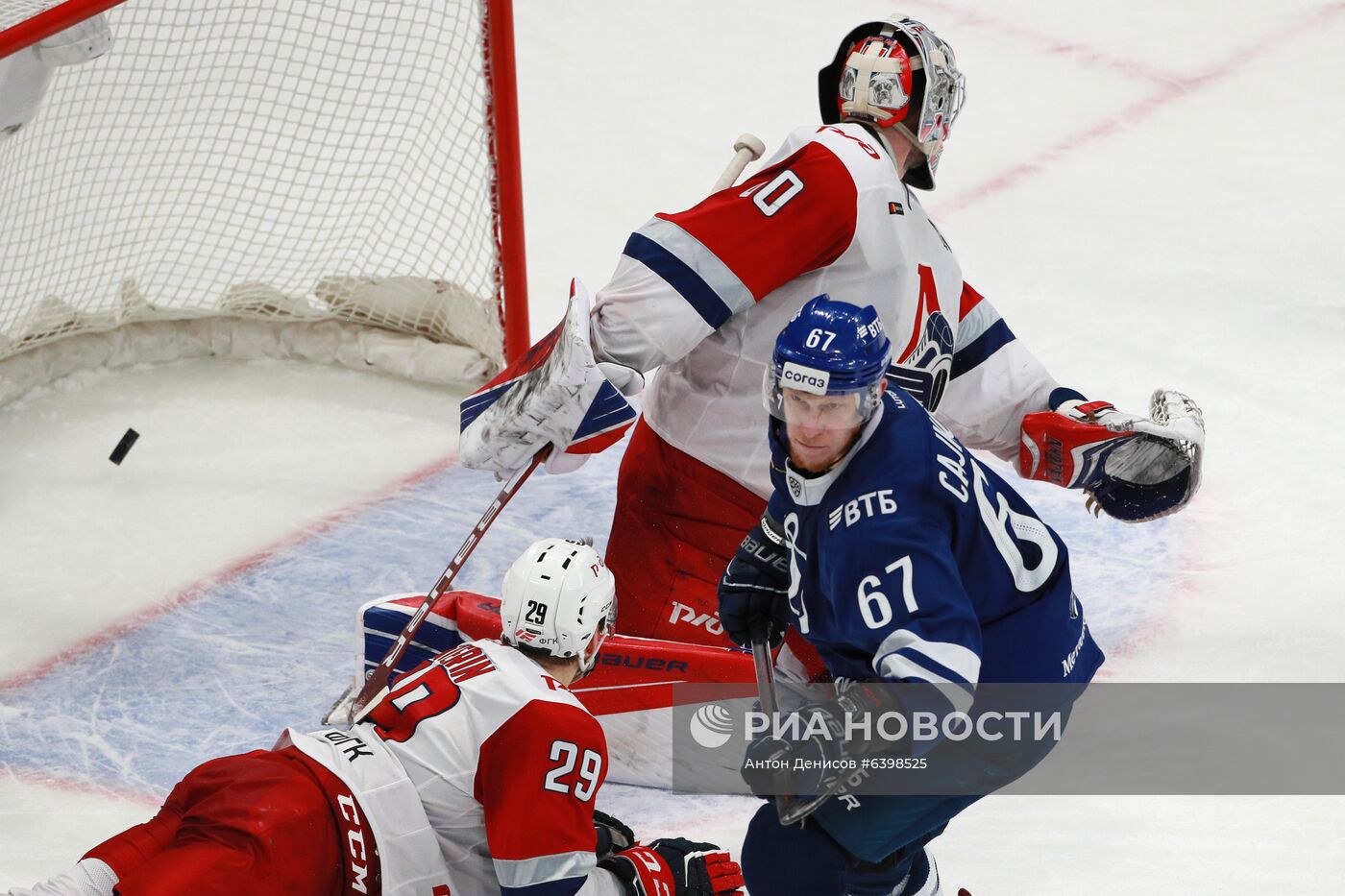 Хоккей. КХЛ. Матч "Динамо" (Москва) - "Локомотив"