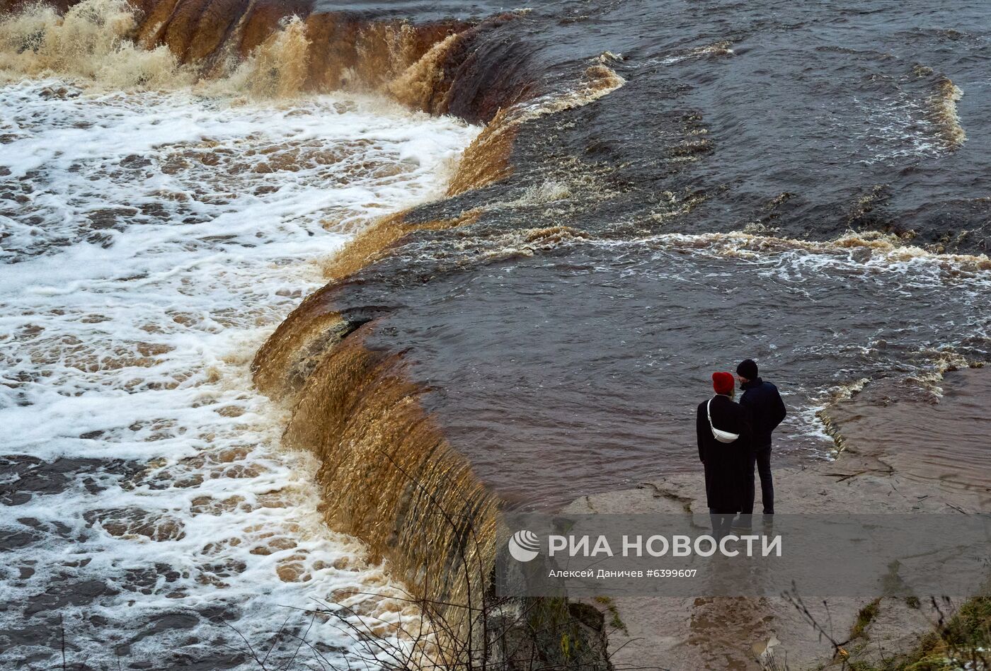 Тосненский водопад