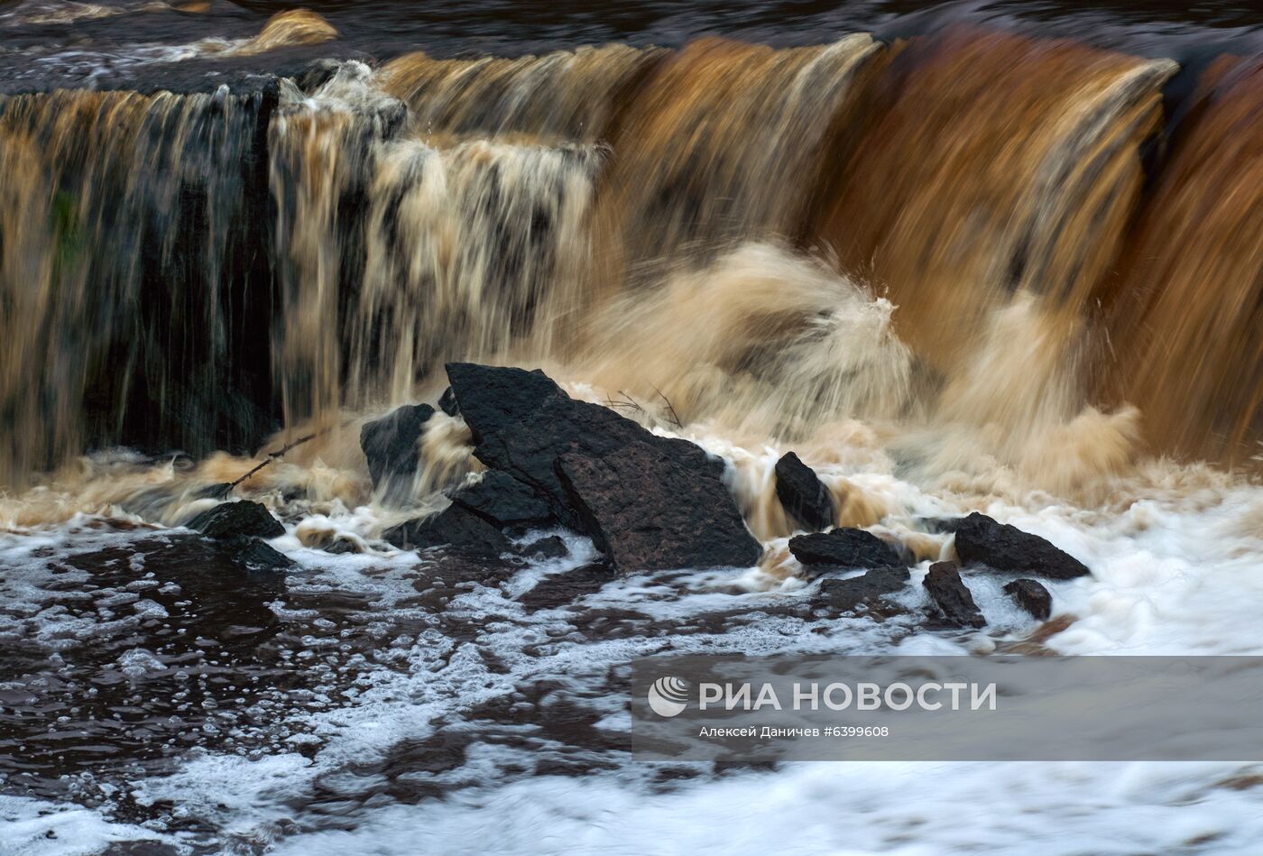 Тосненский водопад