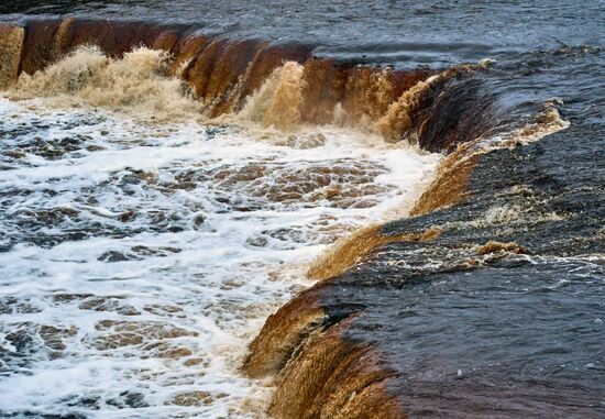 Тосненский водопад