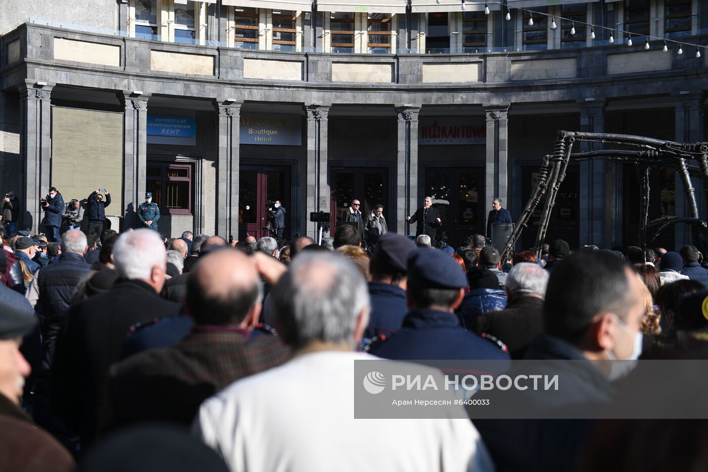 Акция в Ереване с требованием возвращения военнопленных и тел погибших в Карабахе военнослужащих