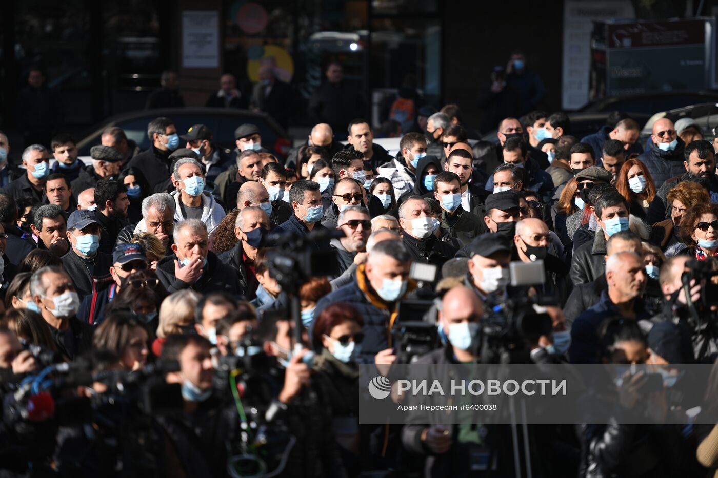 Акция в Ереване с требованием возвращения военнопленных и тел погибших в Карабахе военнослужащих