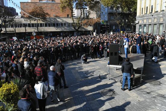 Акция в Ереване с требованием возвращения военнопленных и тел погибших в Карабахе военнослужащих