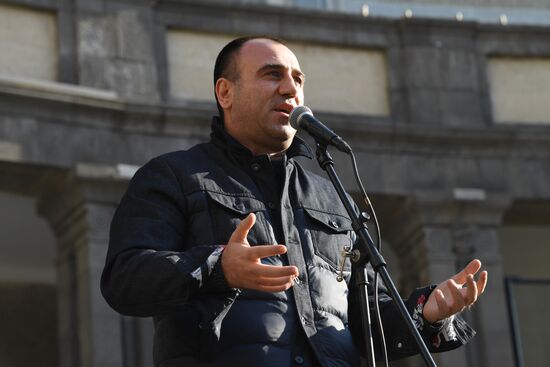 Акция в Ереване с требованием возвращения военнопленных и тел погибших в Карабахе военнослужащих