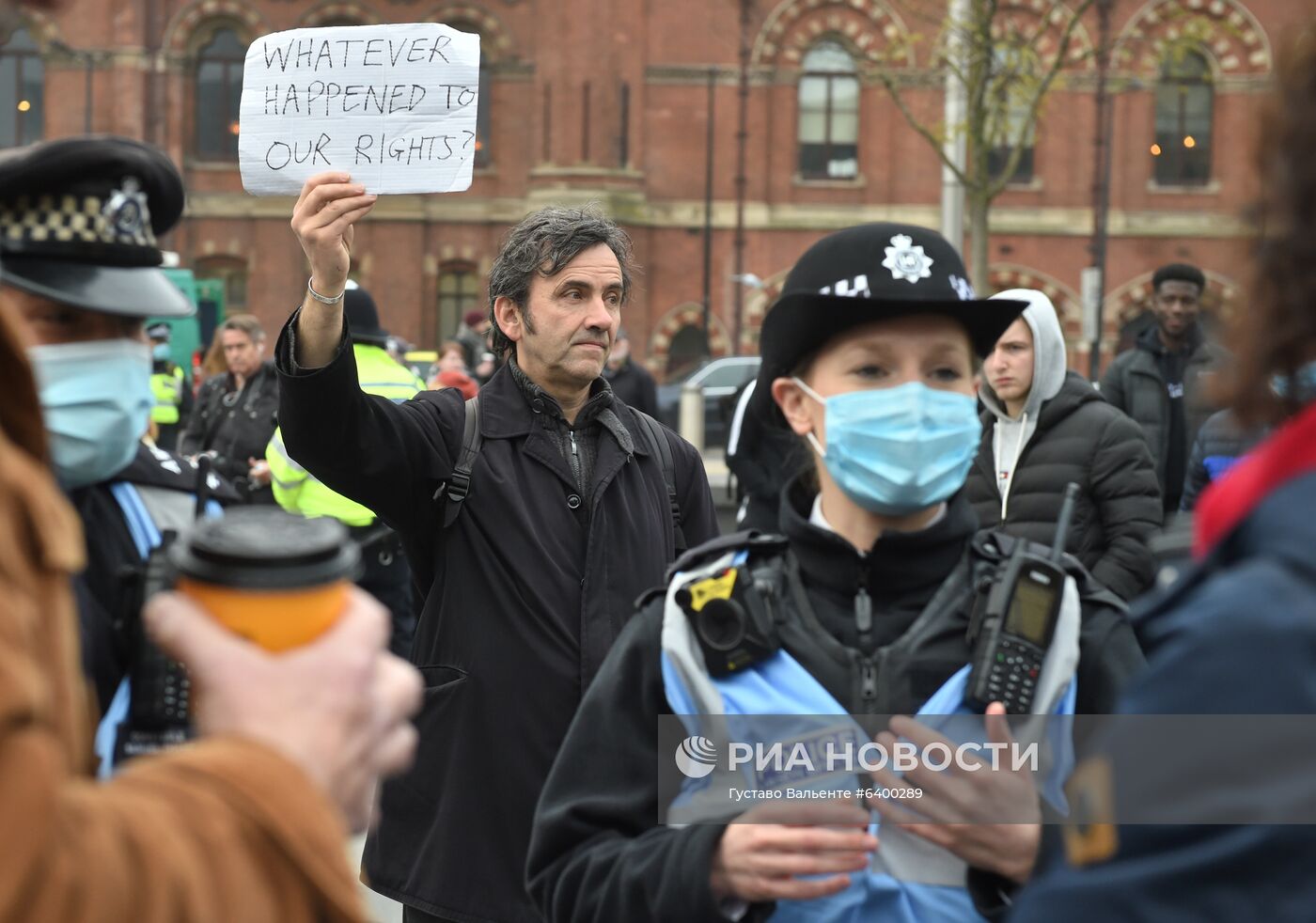 Акция протеста против мер по борьбе с коронавирусом в Лондоне