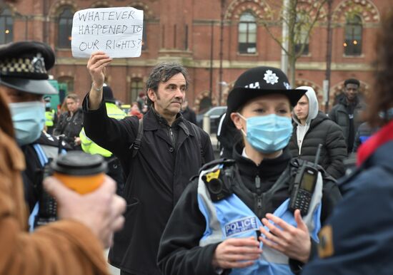 Акция протеста против мер по борьбе с коронавирусом в Лондоне
