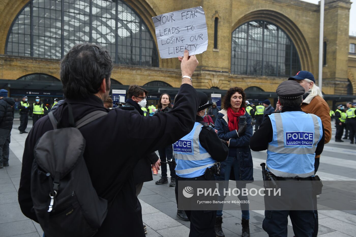 Акция протеста против мер по борьбе с коронавирусом в Лондоне