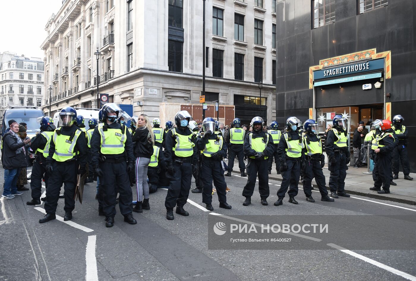 Акция протеста против мер по борьбе с коронавирусом в Лондоне