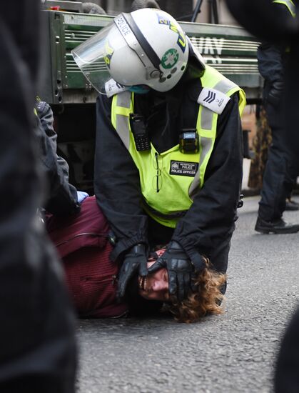 Акция протеста против мер по борьбе с коронавирусом в Лондоне