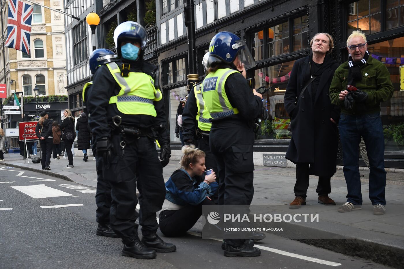 Акция протеста против мер по борьбе с коронавирусом в Лондоне