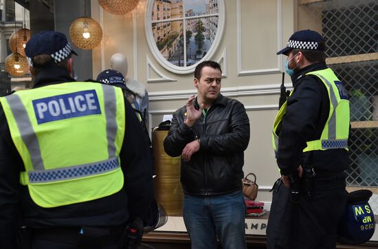 Акция протеста против мер по борьбе с коронавирусом в Лондоне