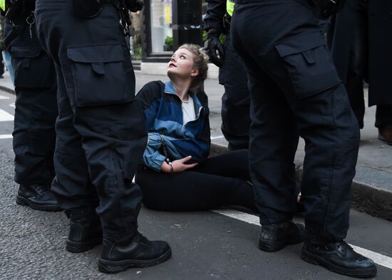 Акция протеста против мер по борьбе с коронавирусом в Лондоне