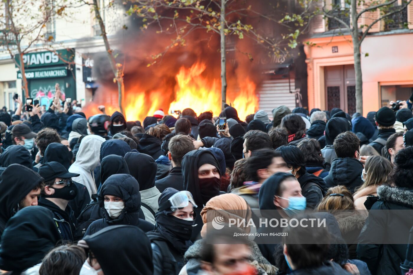 Акция протеста в Париже