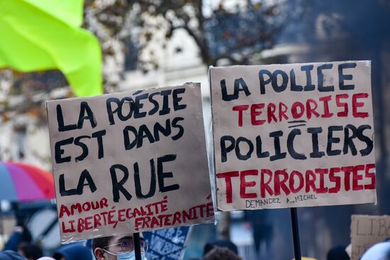 Акция протеста в Париже