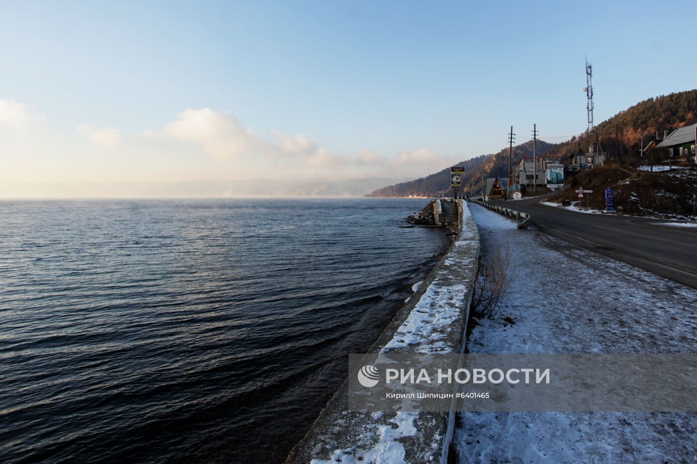 Зима на озере Байкал