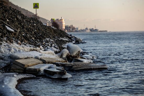 Зима на озере Байкал
