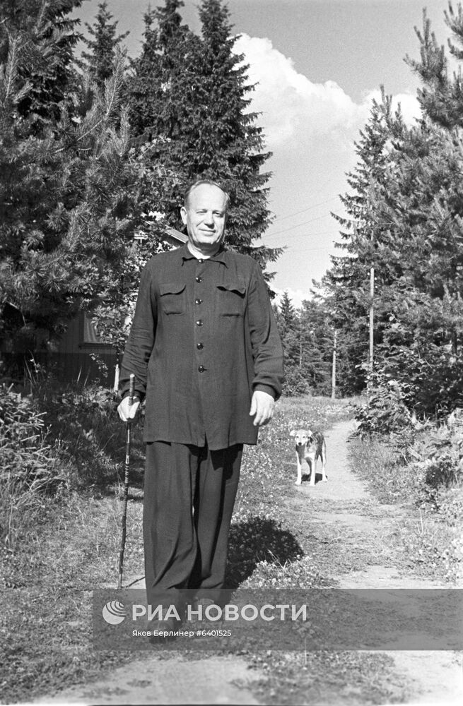 Белорусский писатель Петрусь Бровка