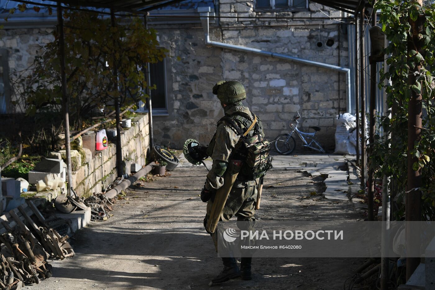 Разминирование жилого сектора в Степанакерте и его окрестностях