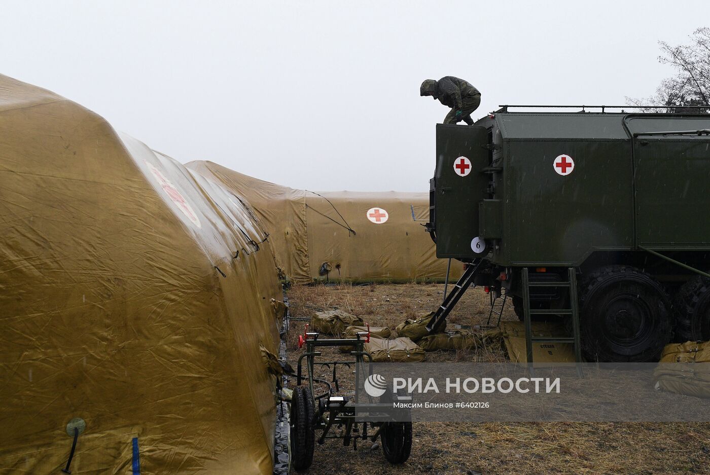 Развертывание российскими военными полевого госпиталя в Степанакерте