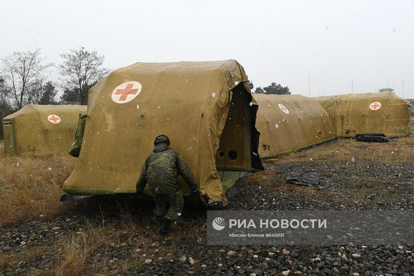 Развертывание российскими военными полевого госпиталя в Степанакерте