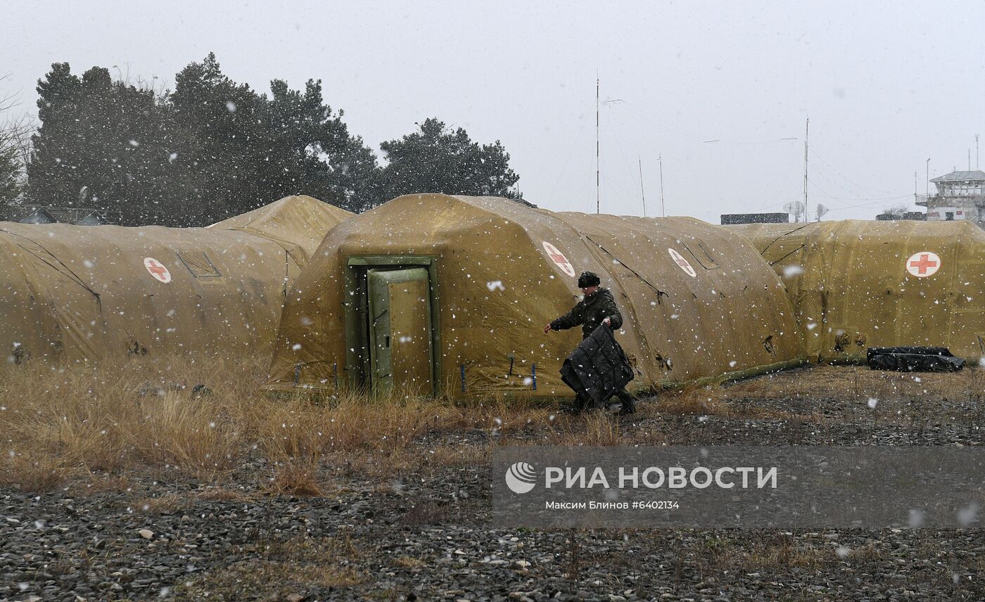 Развертывание российскими военными полевого госпиталя в Степанакерте