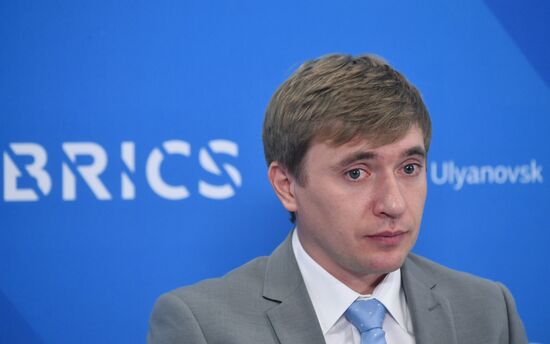 Молодежный саммит БРИКС. Встреча министров и руководителей ведомств стран БРИКС, курирующих молодежную политику. День второй