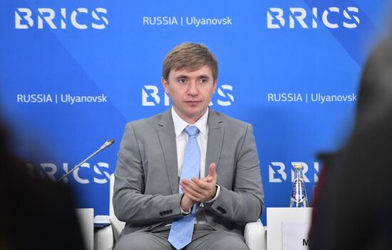 Молодежный саммит БРИКС. Встреча министров и руководителей ведомств стран БРИКС, курирующих молодежную политику. День второй