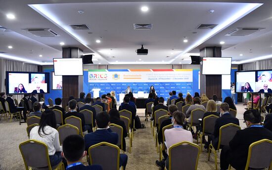 Молодежный саммит БРИКС. Встреча министров и руководителей ведомств стран БРИКС, курирующих молодежную политику. День второй