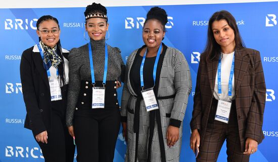 Молодежный саммит БРИКС. Встреча министров и руководителей ведомств стран БРИКС, курирующих молодежную политику. День второй