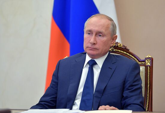Рабочая встреча президента РФ В. Путина с главой Бурятии А. Цыденовым