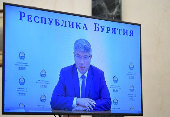 Рабочая встреча президента РФ В. Путина с главой Бурятии А. Цыденовым