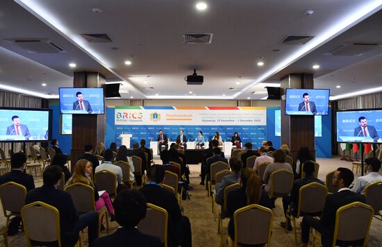 Молодежный саммит БРИКС. Встреча министров и руководителей ведомств стран БРИКС, курирующих молодежную политику. День второй