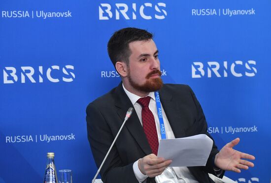 Молодежный саммит БРИКС. Встреча министров и руководителей ведомств стран БРИКС, курирующих молодежную политику. День второй