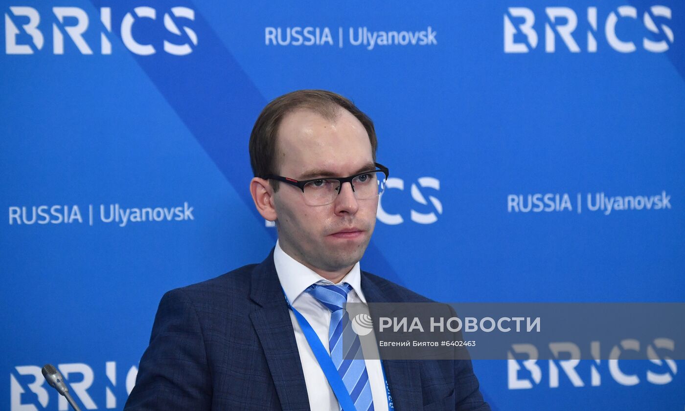 Молодежный саммит БРИКС. Встреча министров и руководителей ведомств стран БРИКС, курирующих молодежную политику. День второй