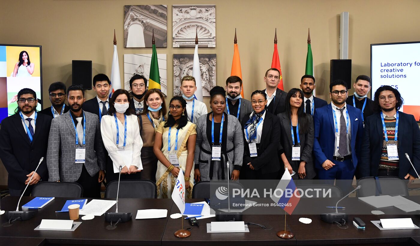 Молодежный саммит БРИКС. Встреча министров и руководителей ведомств стран БРИКС, курирующих молодежную политику. День второй