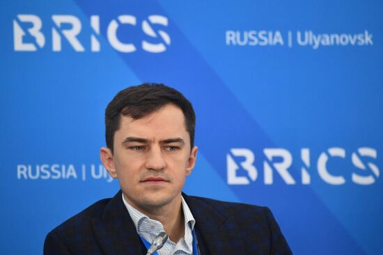 Молодежный саммит БРИКС. Встреча министров и руководителей ведомств стран БРИКС, курирующих молодежную политику. День второй