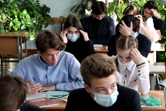 Школьники старших классов в Забайкалье перешли на очную форму обучения