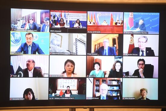 XIII Неделя образования государств  членов ШОС "Образование без границ". День первый