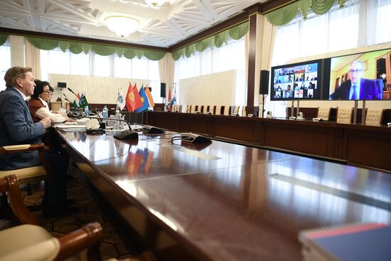 XIII Неделя образования государств  членов ШОС "Образование без границ". День первый